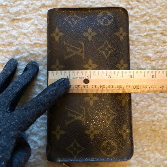 Authentic Louis Vuitton Zip Organizer - Picture 7 of 8